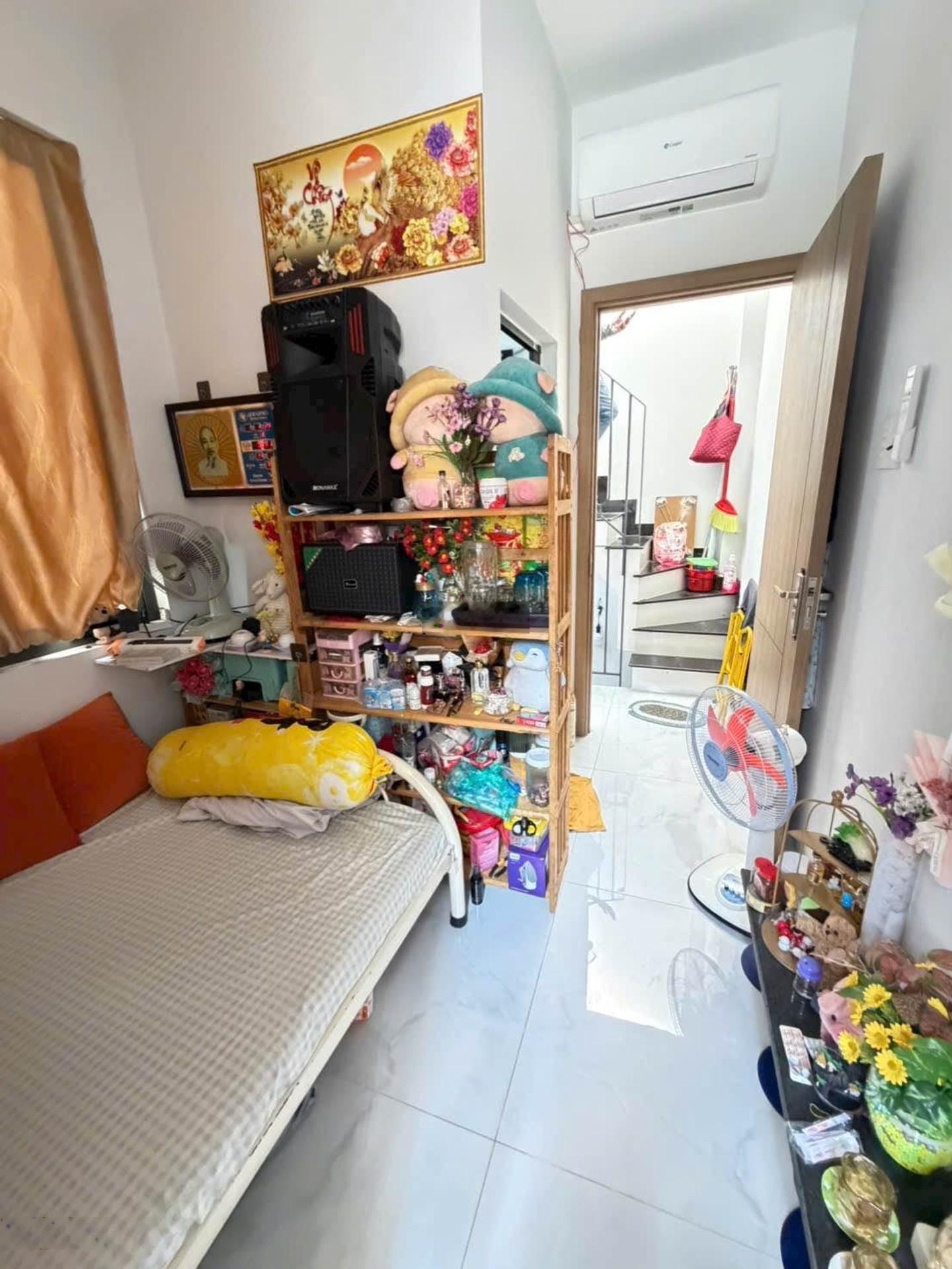 Bán Nhà Tôn Đản Quận 4 - 3 Tầng Đúc - 24m2 - 3 Tỷ - Nhà còn mới tinh