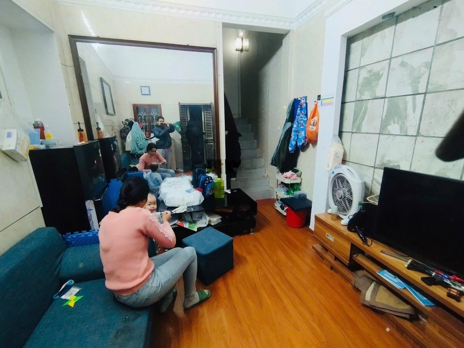 Bán nhà trong ngõ Tôn Đức Thắng 22/26m2 5 tầng Hơn 6 Tỷ Lô góc Đẹp toàn diện Tiện ích đa dạng