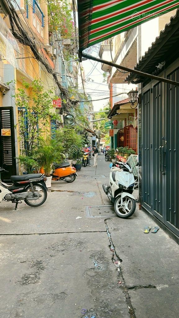 Bán Nhà Riêng Nguyễn Văn Cừ, 6 tỷ, 32m2, đẹp, nhiều tiện ích hàng hiếm tại Q1, HCM