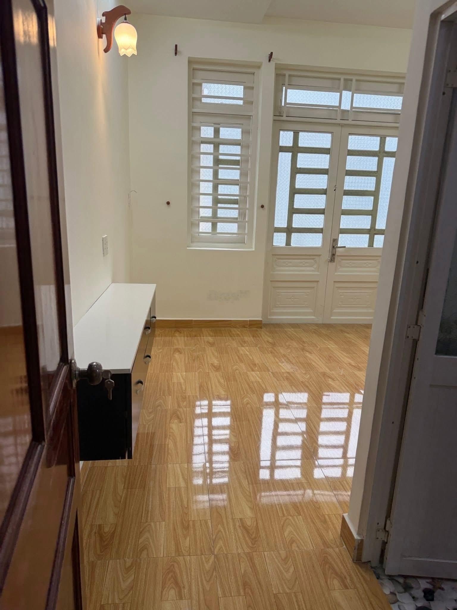 Chú Lía cần bán nhà Dương Bá Trạc, Rạch Ông, Quận 8, giá 2tỷ8 gần TH Nguyễn Trực DT 72m2