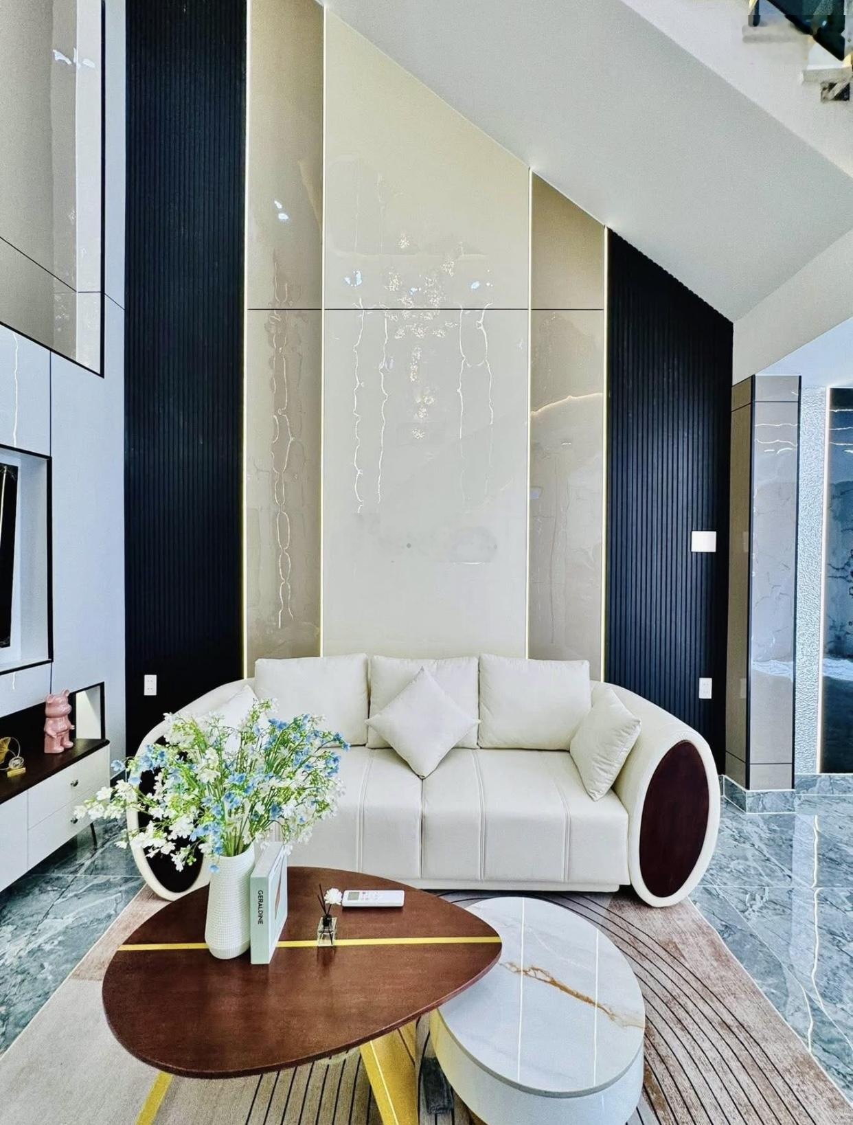 Chốt nhanh nhà đẹp Sư Vạn Hạnh Q10 - HXH 8m, 3 lầu hiện đại - giá: 6,67Tỷ/75,5m2 - HĐ thuê 25tr/th