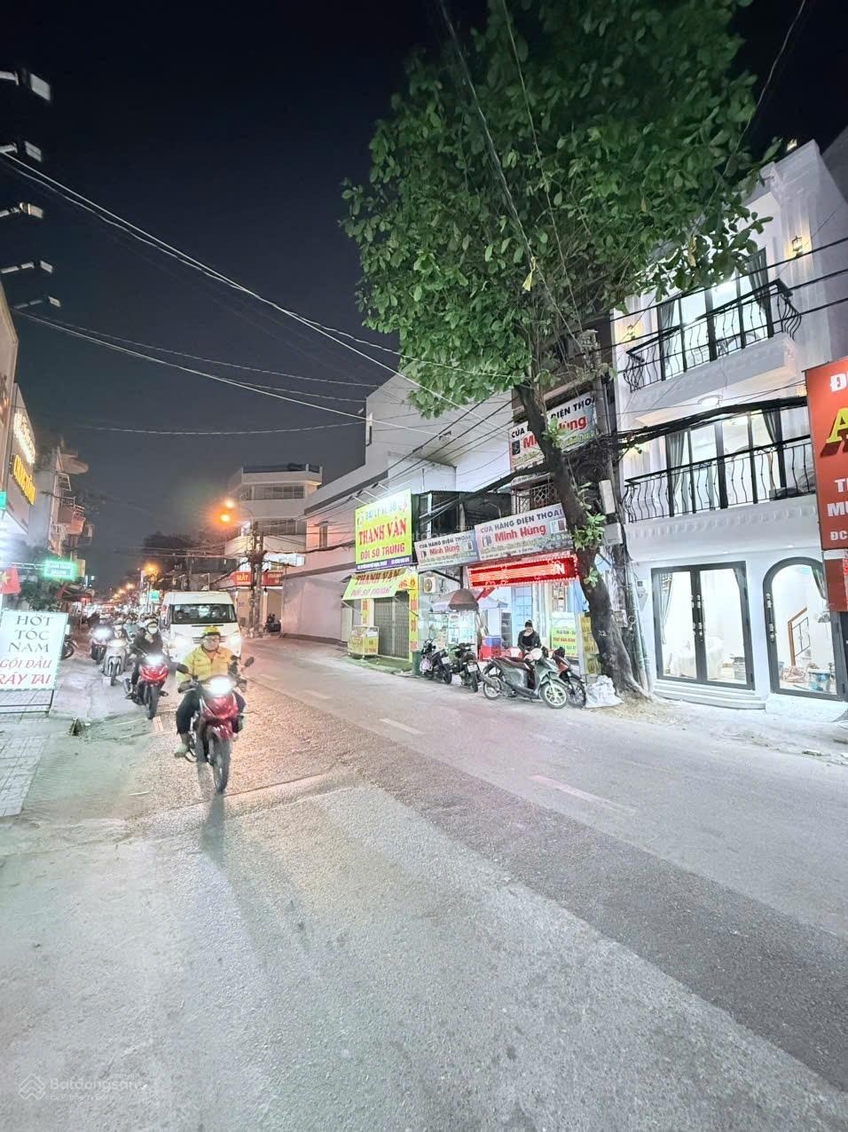 Nhà mặt tiền Tân Phú - Gần chợ Tân Hương - 3 tầng mới - chỉ 3.6 tỷ