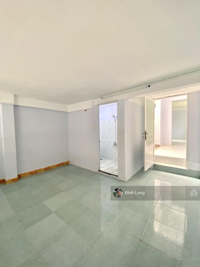 HXH 1 sẹc, CMT8 Q.10, DT 68m2 (4x17), giá 9 tỷ 5