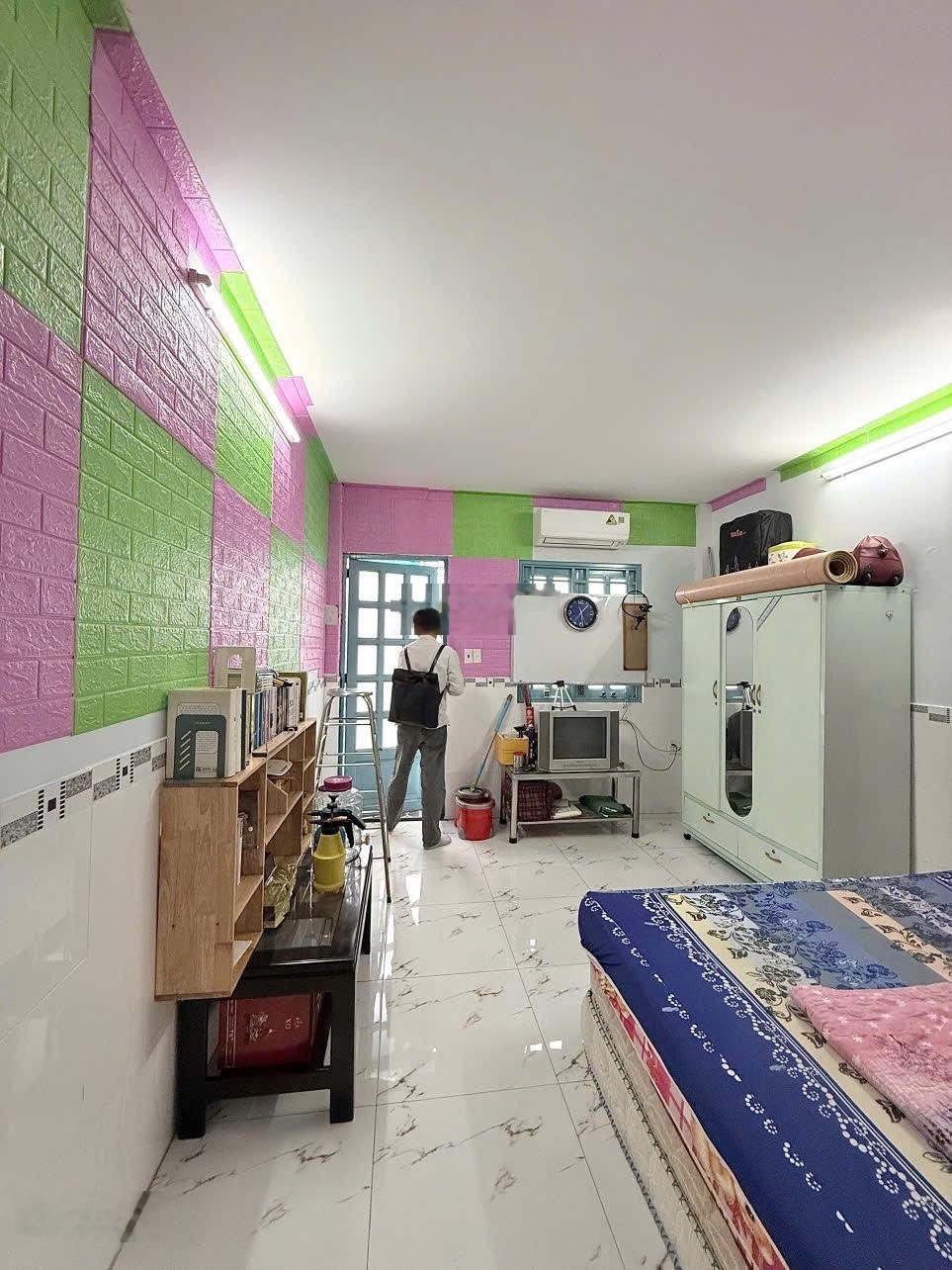 Cần bán nhà gấp đường bùi thị xuân p2 , quận tân bình