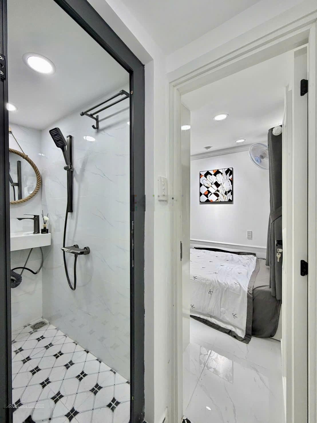 Minihouse quận 4 - nhà đẹp 2 tầng sát mặt tiền 27m - full nội thất giá nhỉnh 2 tỷ!