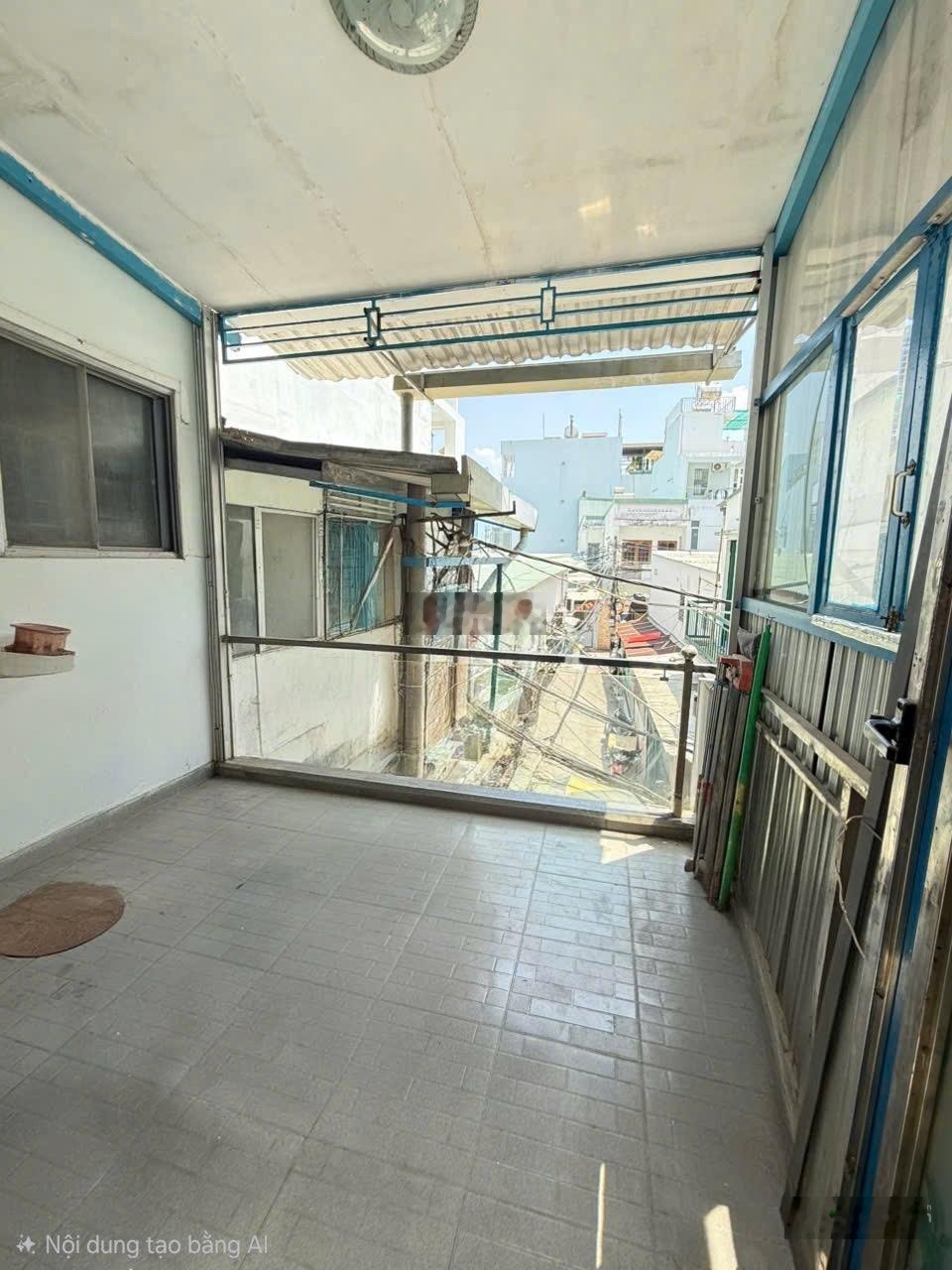 Bán nhà 2 mặt tiền thoáng mát - gần đường xe hơi - txs - q7