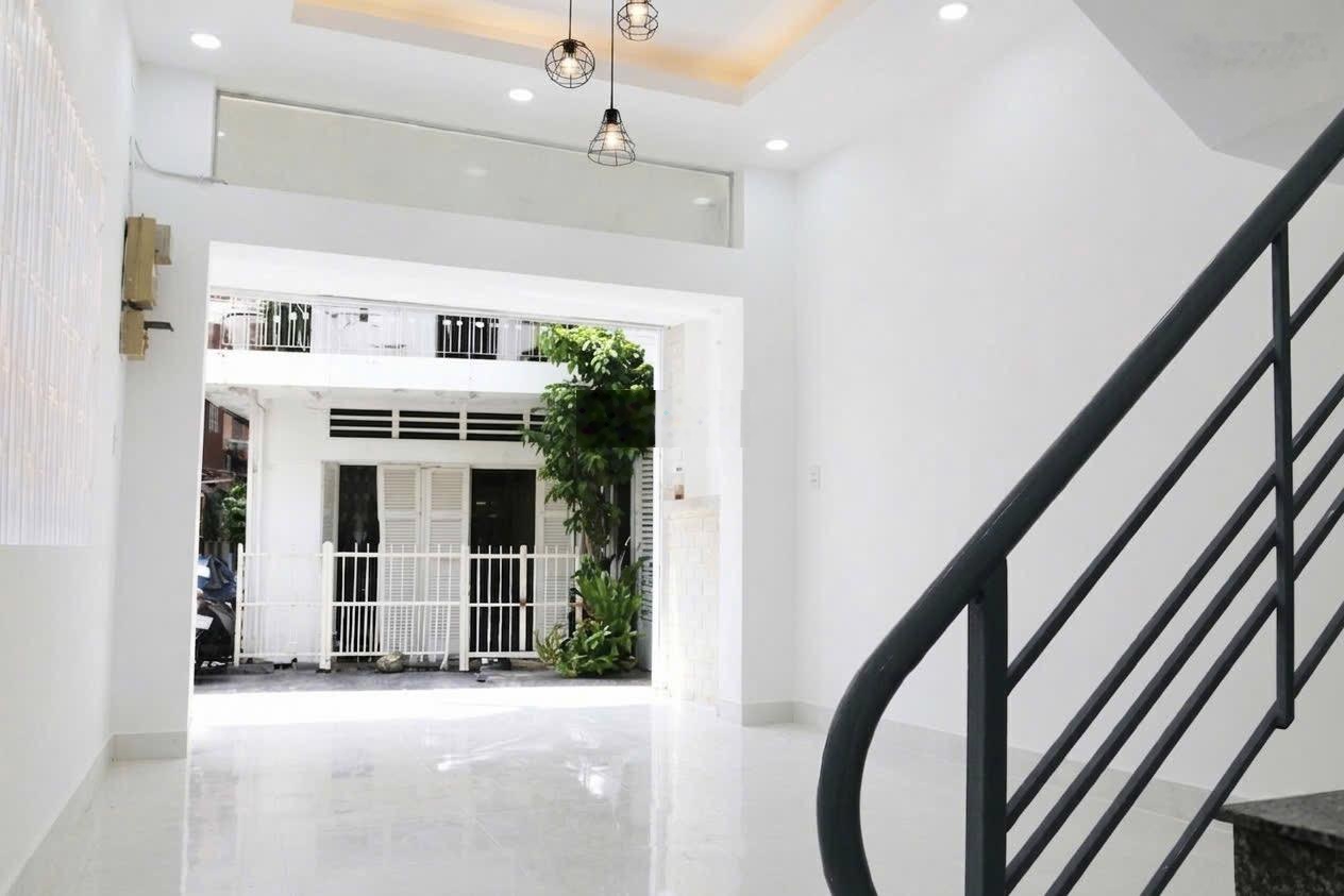 Bán nhà quận 1 gần chợ bến thành - hxh 6m - lô góc kinh doanh - 3 tầng 3pn 3 wc - nhỉnh 8 tỷ tl