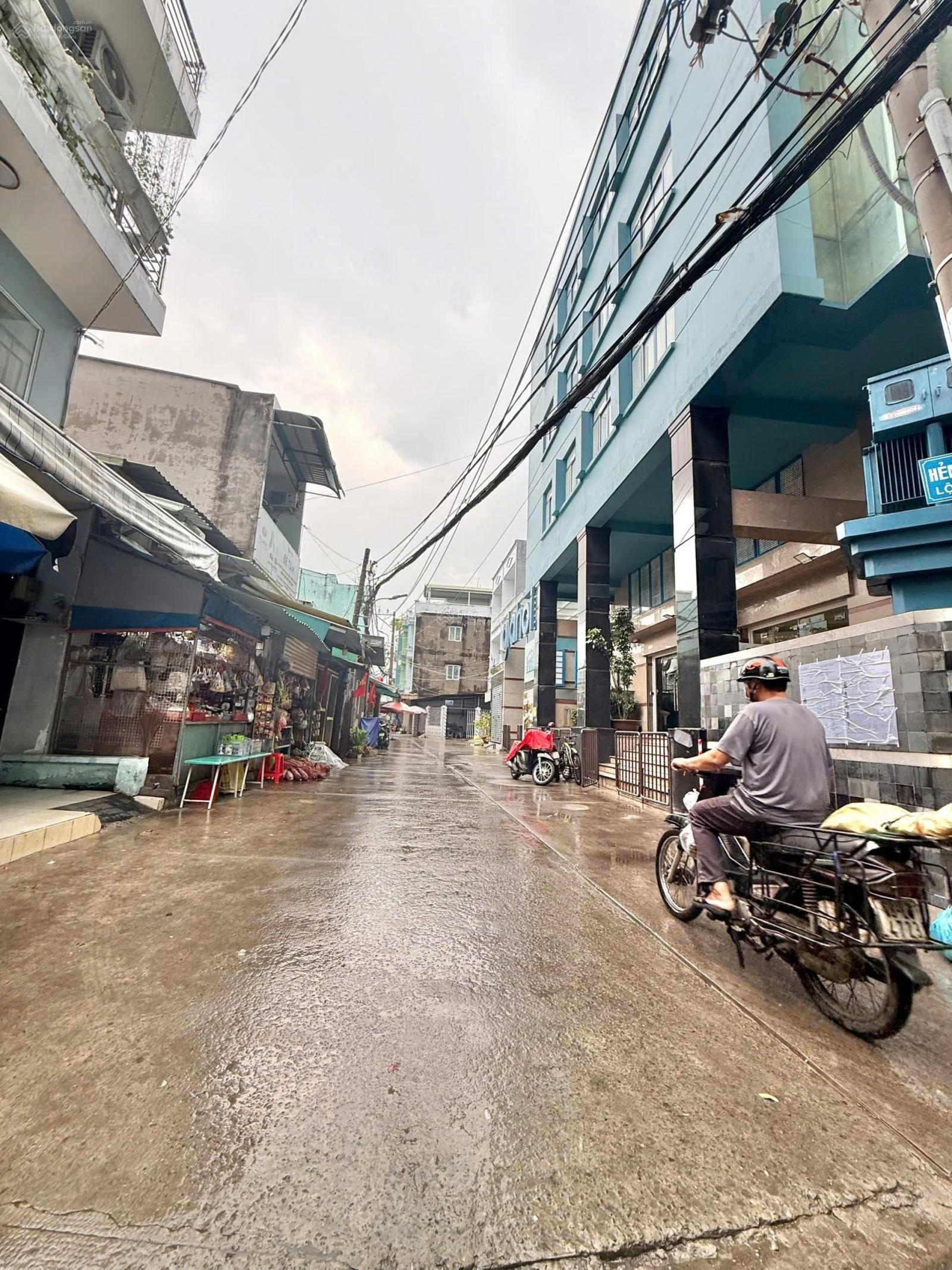 Hàng mới gần bigc pandora, trường chinh, tân phú