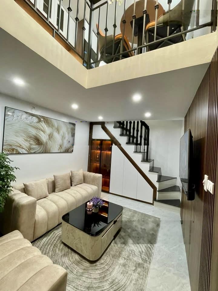 Siêu phẩm 6 tầng đống đa - hơn 6 tỷ - không có căn thứ 2! lh 0886896533