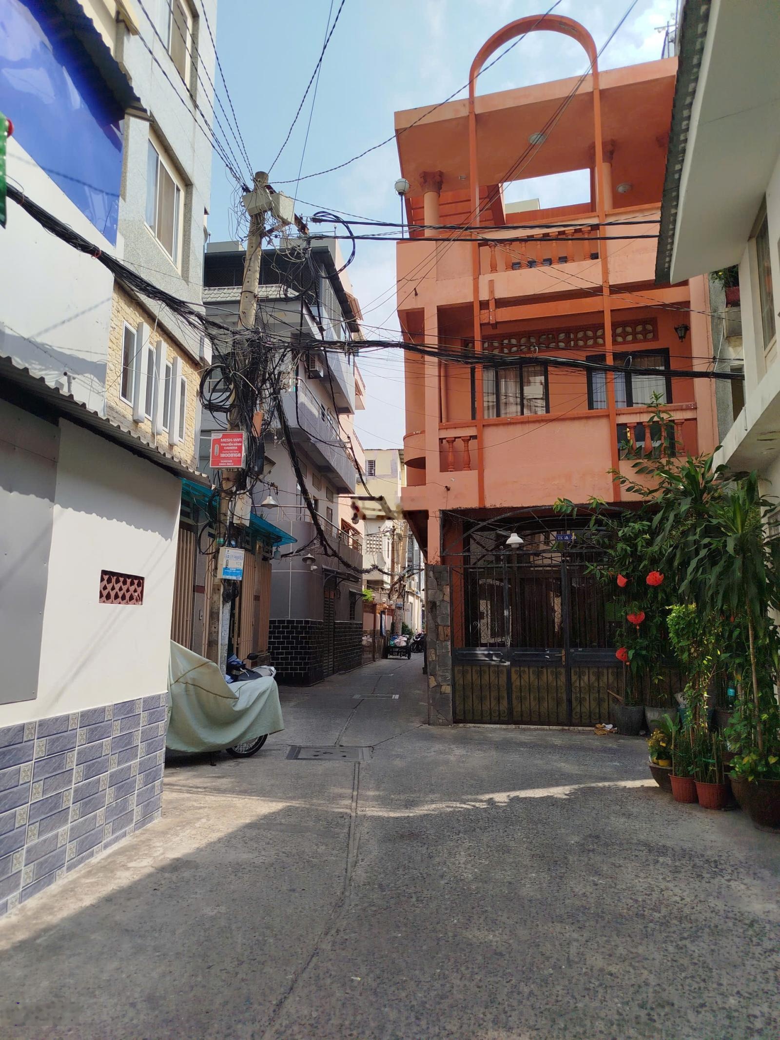 Bỏ 5 tỷ hơn - có ngay nhà 3 tầng - 25m2 - nguyễn cảnh chân quận 1