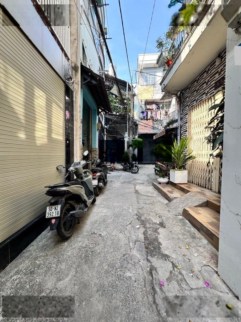 Nhà đẹp 3 tầng ngay chợ Trần Văn Quang chỉ nhỉnh 3 tỷ