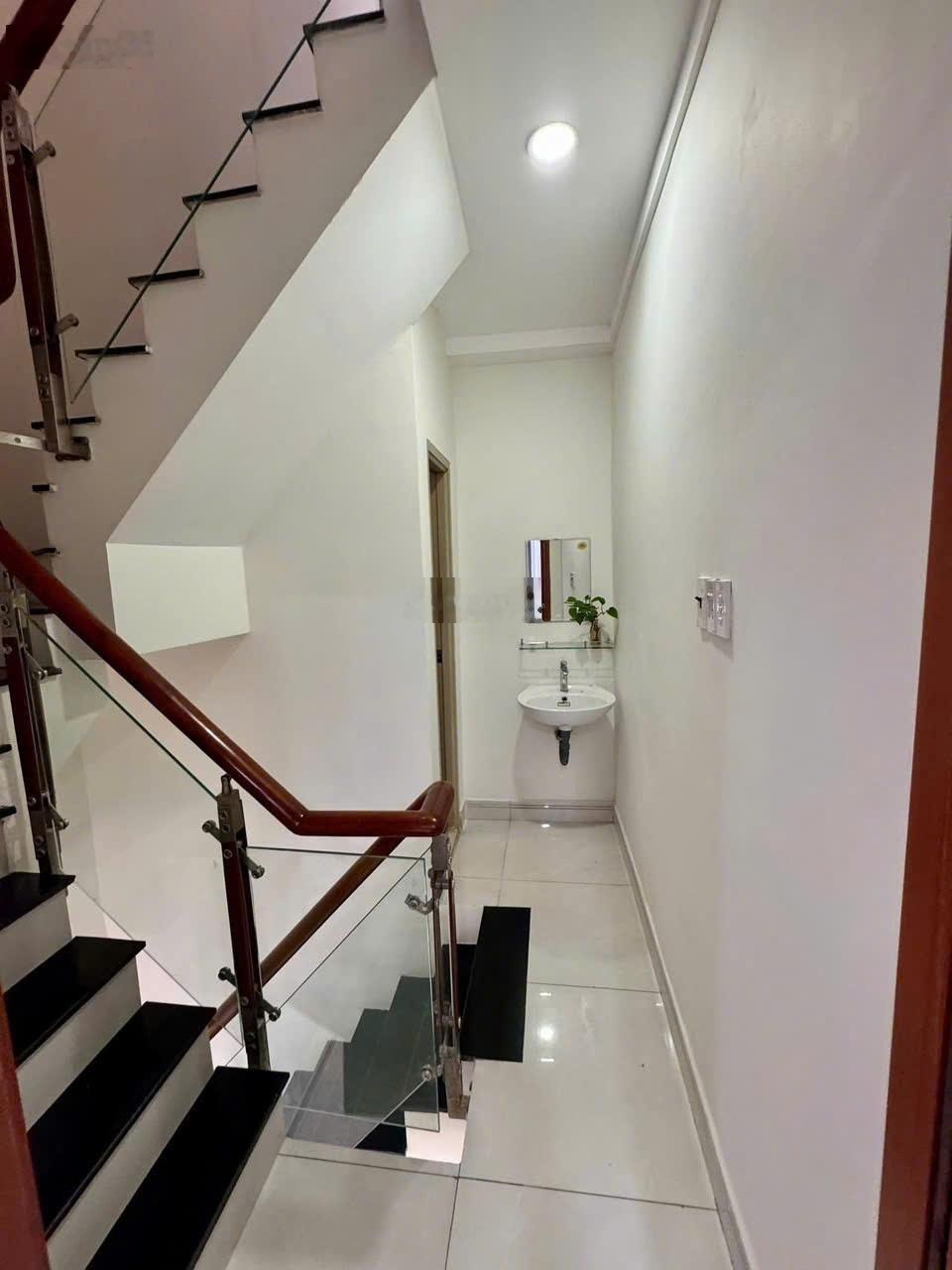 Khu Vip Cô Bắc P.1 Phú Nhuận - nhà đẹp hoàn công đủ - hẻm xe tải cách 5m sổ vuông A4 diện tích 55m2