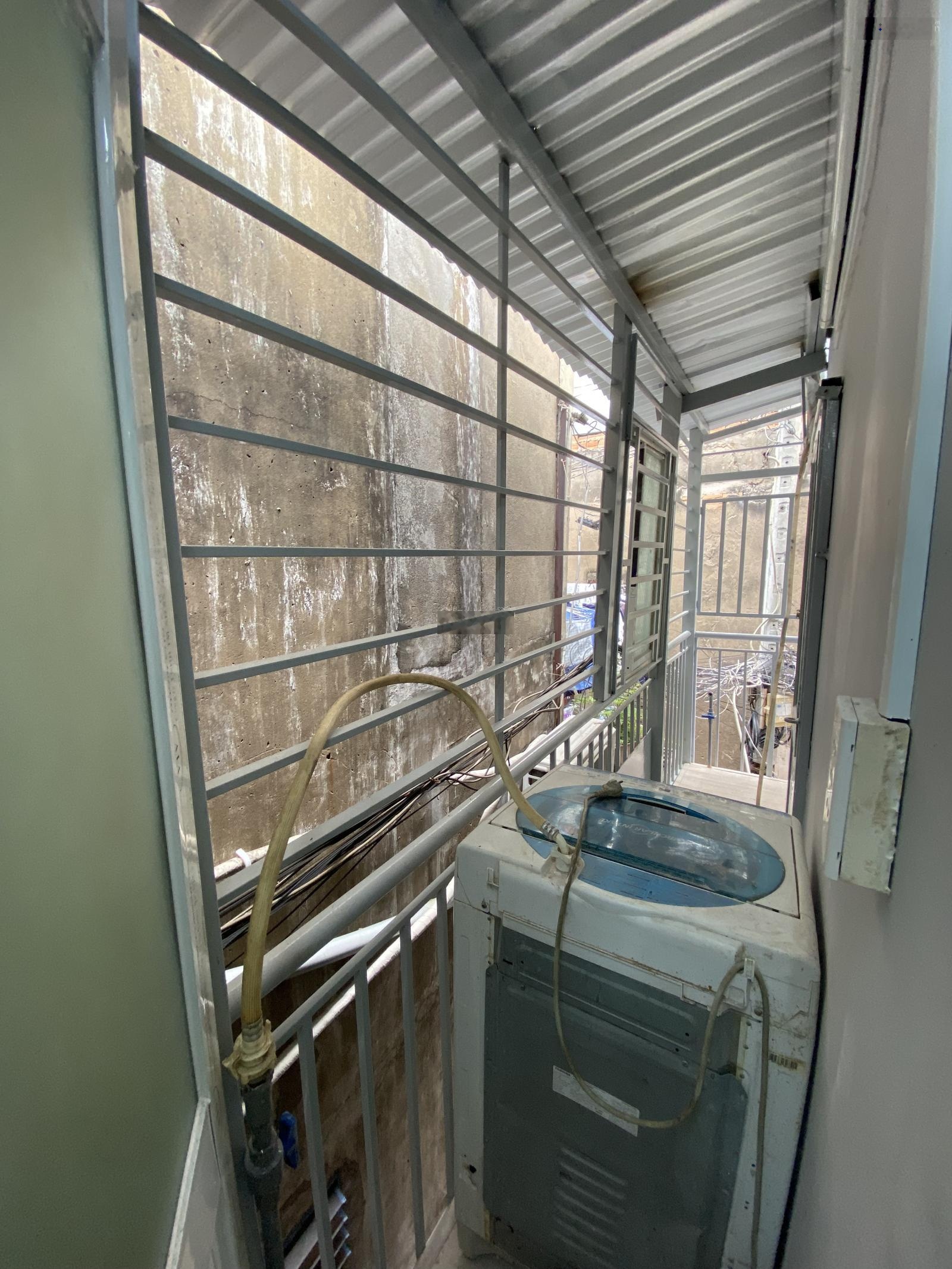 Bán nhà riêng tại Trường Sơn, p 15, Q10, 2,7 tỷ, 2PN - 3WC đối diện công viên lê thị riêng