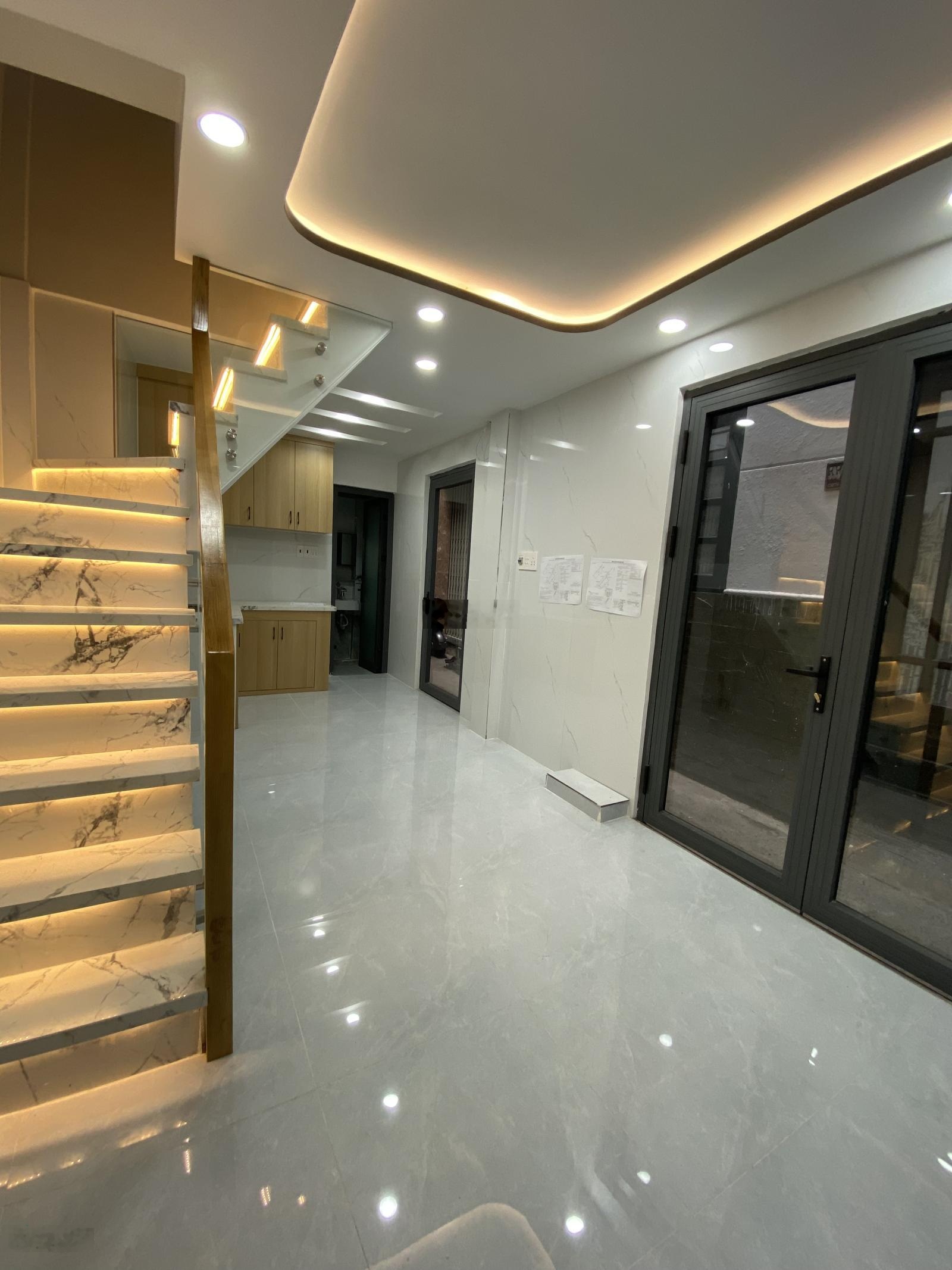 Bán nhà riêng 2PN 2WC 18m2 tại Cách Mạng Tháng Tám, p 15, Q10, TP. HCM, 2,85 tỷ