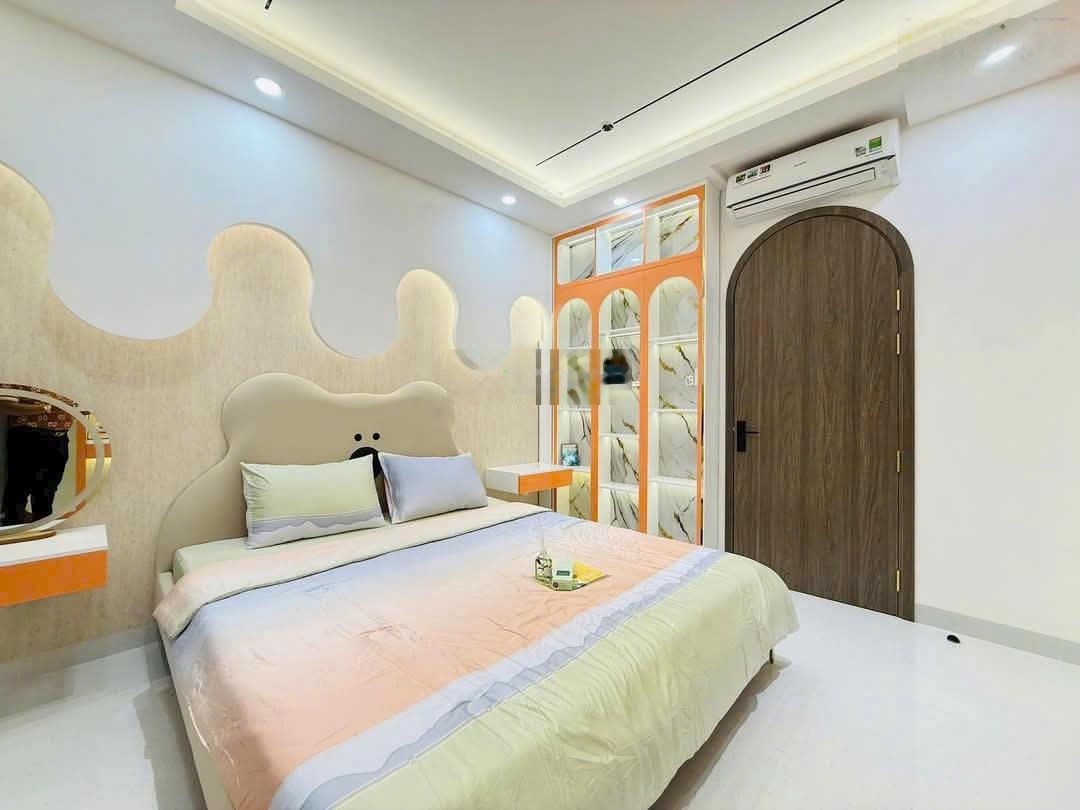 Giảm 300 triệu bán nhà ngay vincom nguyễn xí còn 5.2 tỏi shr cho thuê 18tr/tháng