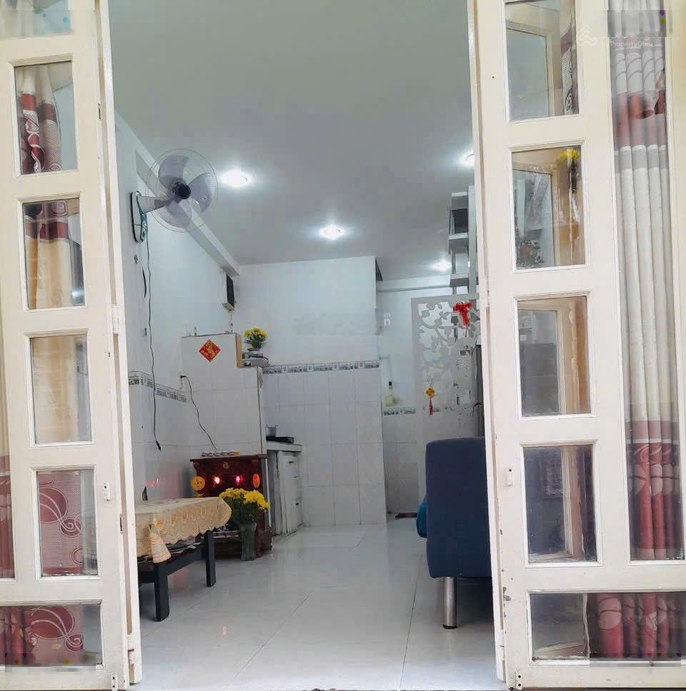 Nhà nhỏ tiền nhỏ- cách hẻm xe hơi 1/ - trung tâm quận 1 - trục đường nguyễn trãi - giá chỉ 3,5 tỷ