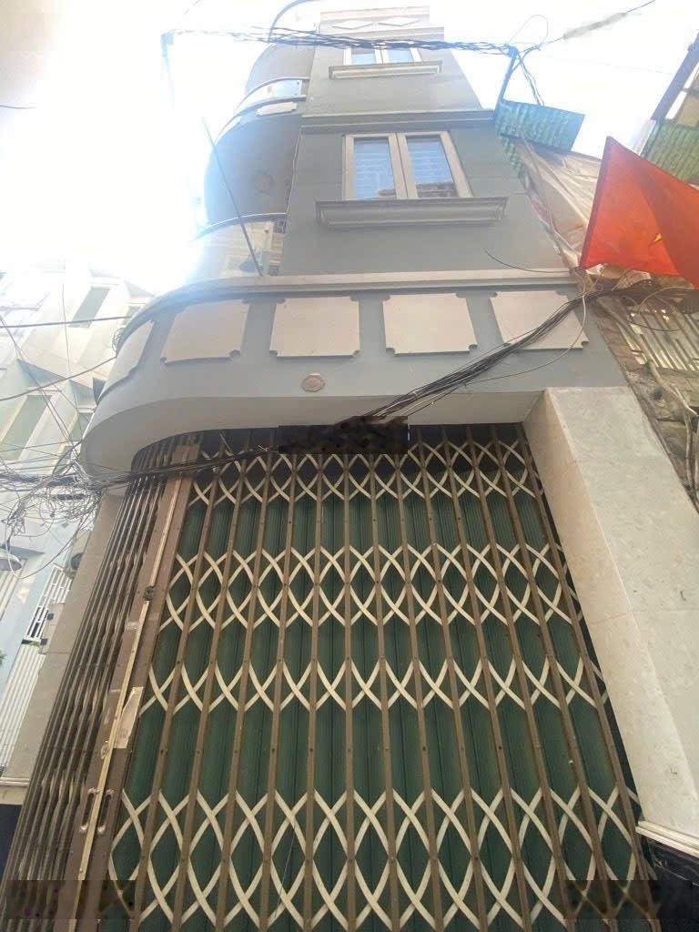 Quận 1 - 6,8 tỷ - Cách Trần Đình Xu 50m, 34,6m2, 4 tầng, 3PN, 4WC