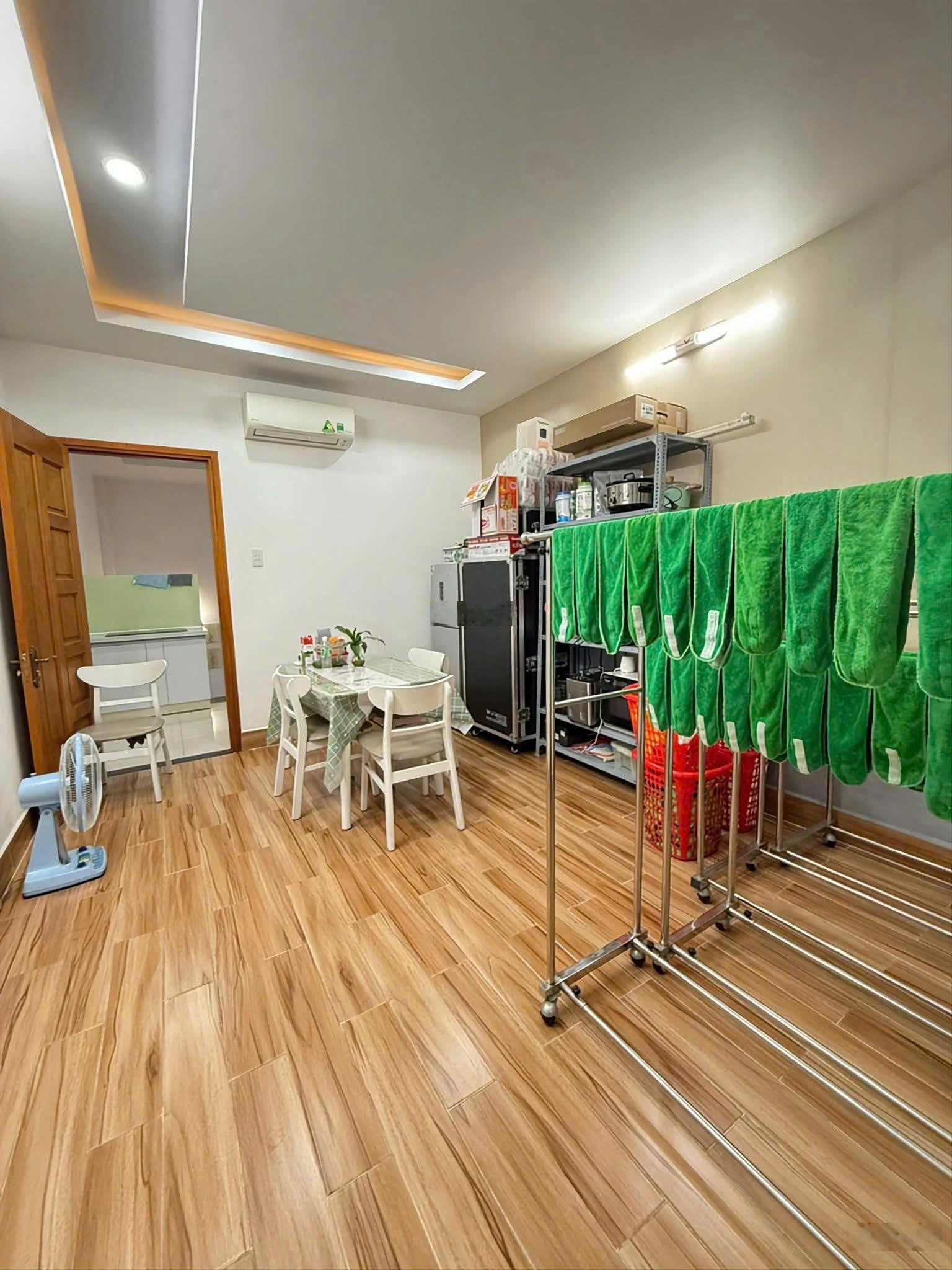 [ 2 TỶ 550 ] Nhà ngộp bán gấp đường HOÀNG HOA THÁM , Bình Thạnh . DT 53m2 . LH 0903632392