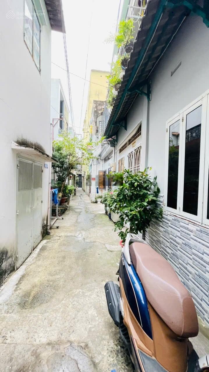 Tân Bình, nhà nhỏ gần mặt tiền Bùi Thị Xuân, giá chỉ 3.3 tỷ hiếm