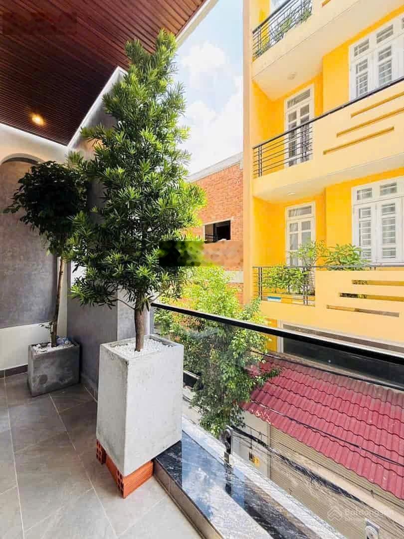 Giá chỉ 5tỷ060/70,6m2 cô chú anh chị có ngay nhà Đinh Công Tráng-Q1. Cho thuê 30 triệu tháng.