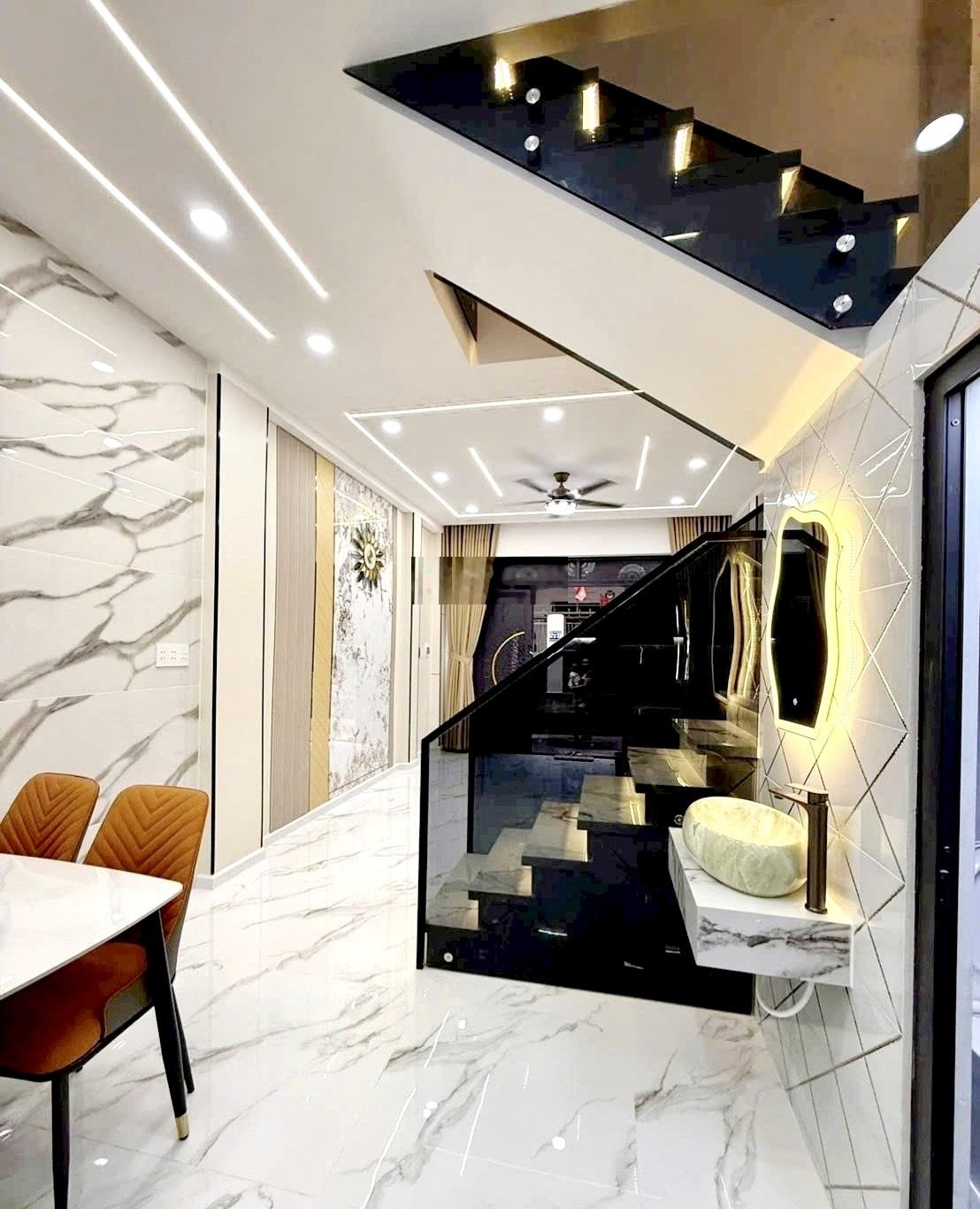 Nhà Đẹp Ở Ngay - Gần Ga T3 - Chợ Phạm Văn Bạch Tân Bình - 33m2 - Full Nội Thất + NLMT