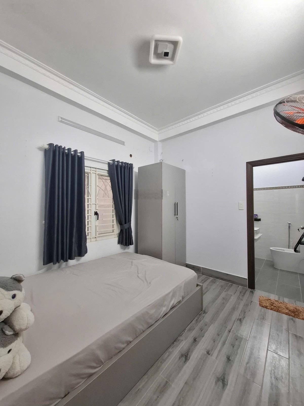 Nhà đẹp 3 tầng - mới ở ngay - nguyễn cảnh chân q1 - 35m2 - 4pn - hẻm 4m - sat mặt tiền - hơn 6đ