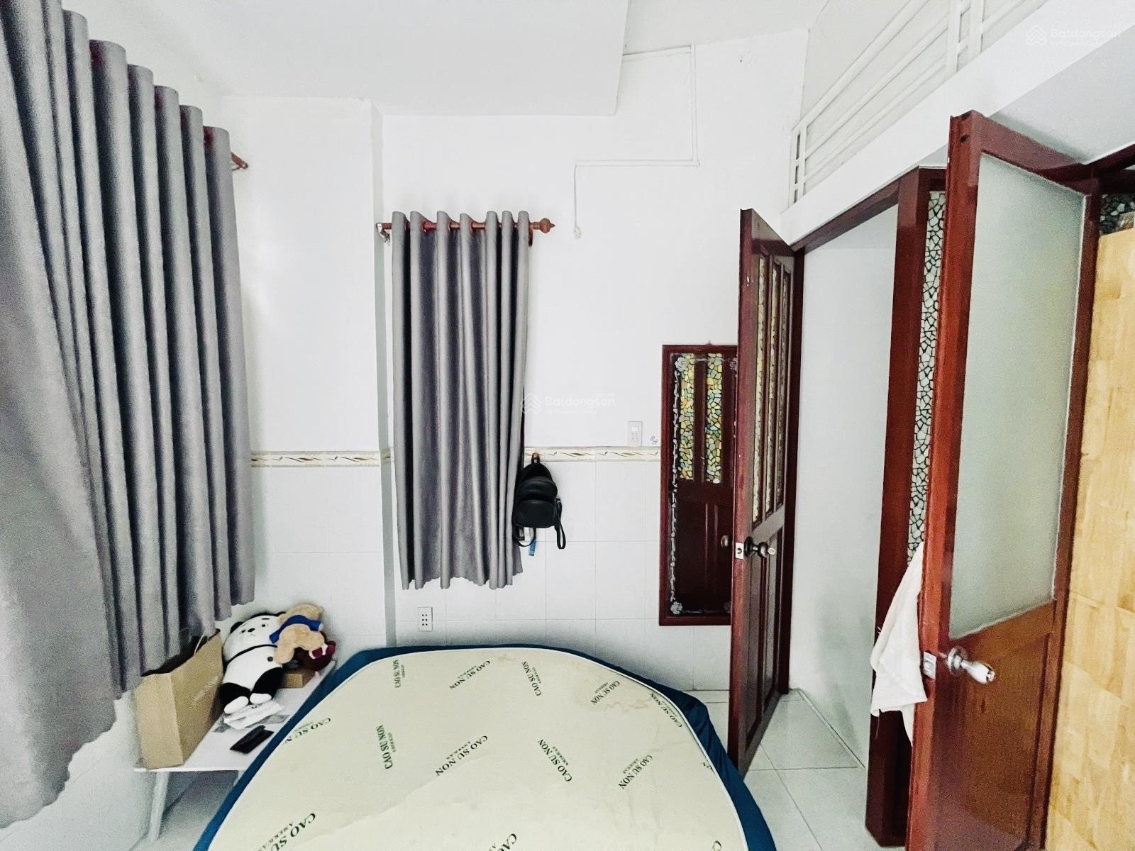 Tân bình gần sân bay nhà nhỏ 4 tầng btct hoàn công đủ giá 3,56tỷ