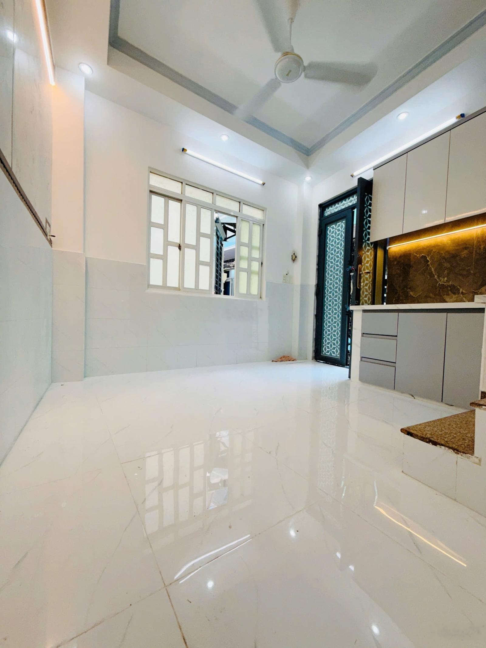 Bán nhà mới xây view góc 2 mặt tiền - 2 phòng ngủ