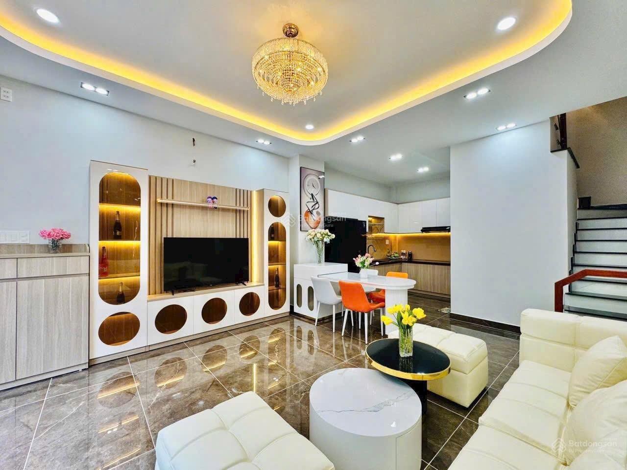 Chính chủ bán gấp căn nhà lê trung nghĩa, tân bình/ 52m2/ giá 3 tỷ 570tr/ sổ chính chủ/ hẻm oto