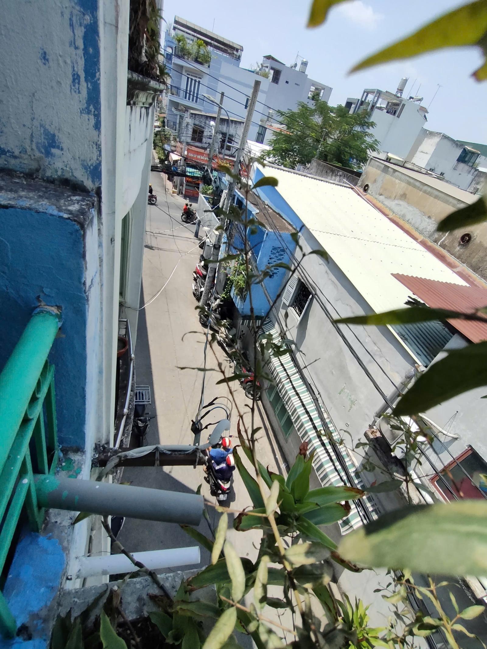 Bán nhà chỉ 1 căn ra mt lạc long quân, hxh 6m, thông ra minh phụng. chính chủ lâu năm - 30m2