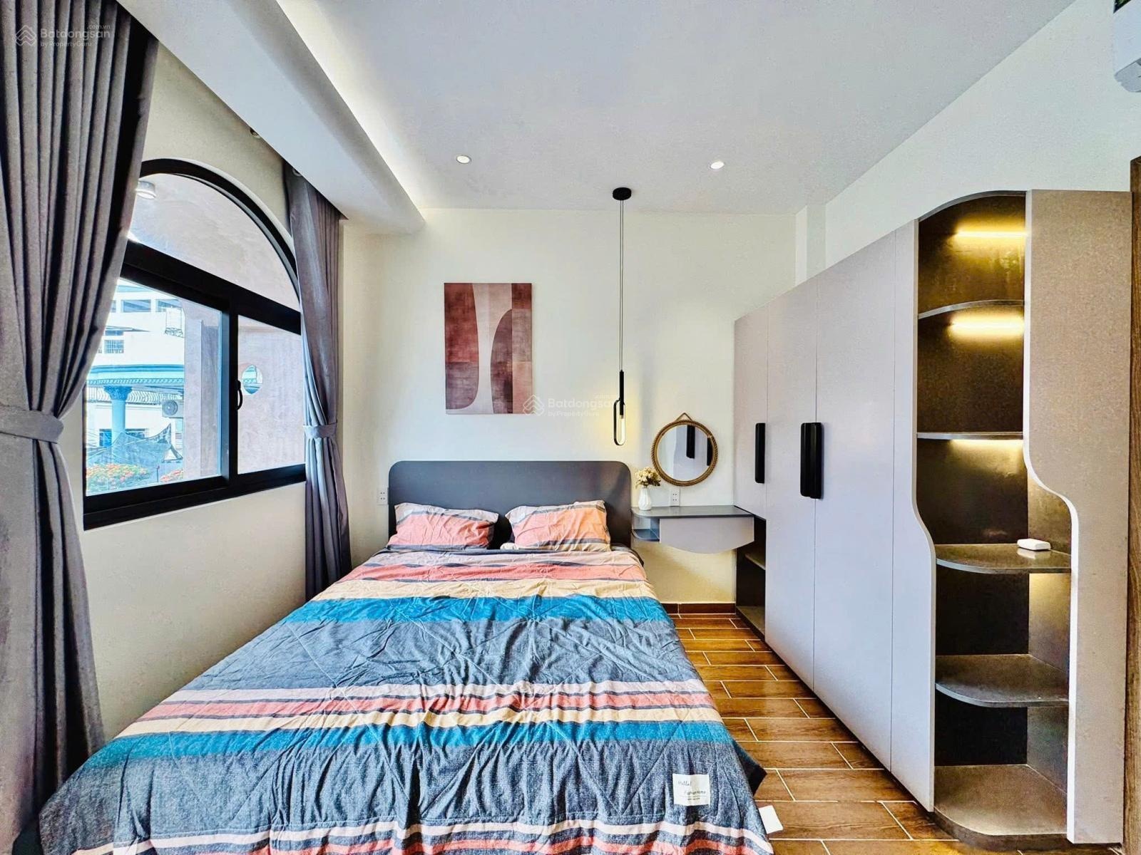 Gấp! 4 tỷ 290 nhà mới quận 1 thạch thị thanh 3pn 3wc đầu tư ngay hẽm xe hơi đắc địa