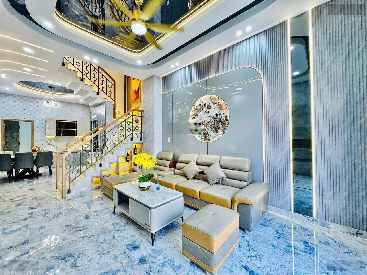 Nhà hẻm Phú Nhuận Nguyễn Đình Chiểu. Giá: 4,3 tỷ. DT: 70m2. 1 Trệt 2 Lầu. 4 PN 4WC. Sổ Hồng Riêng