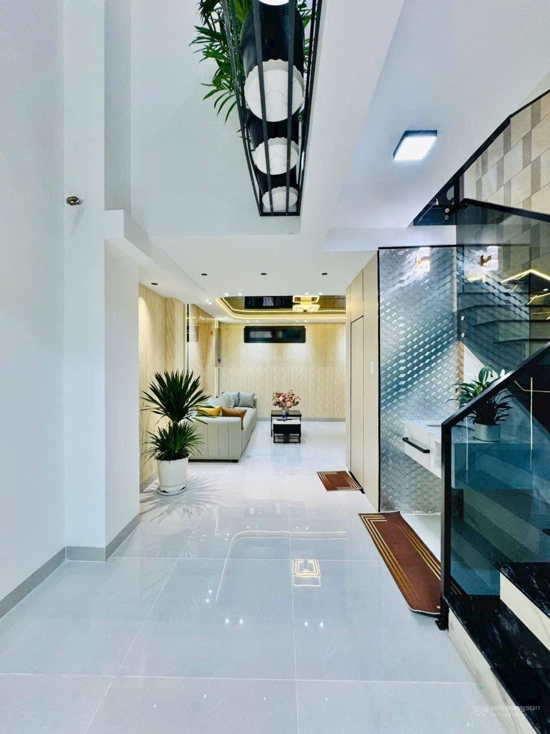 Bán gấp nhà riêng Đ. Nguyễn Văn Nghi, p7, Q Gò Vấp - cách phan xích long 5p. Giá 4 đồng, nhà có sổ