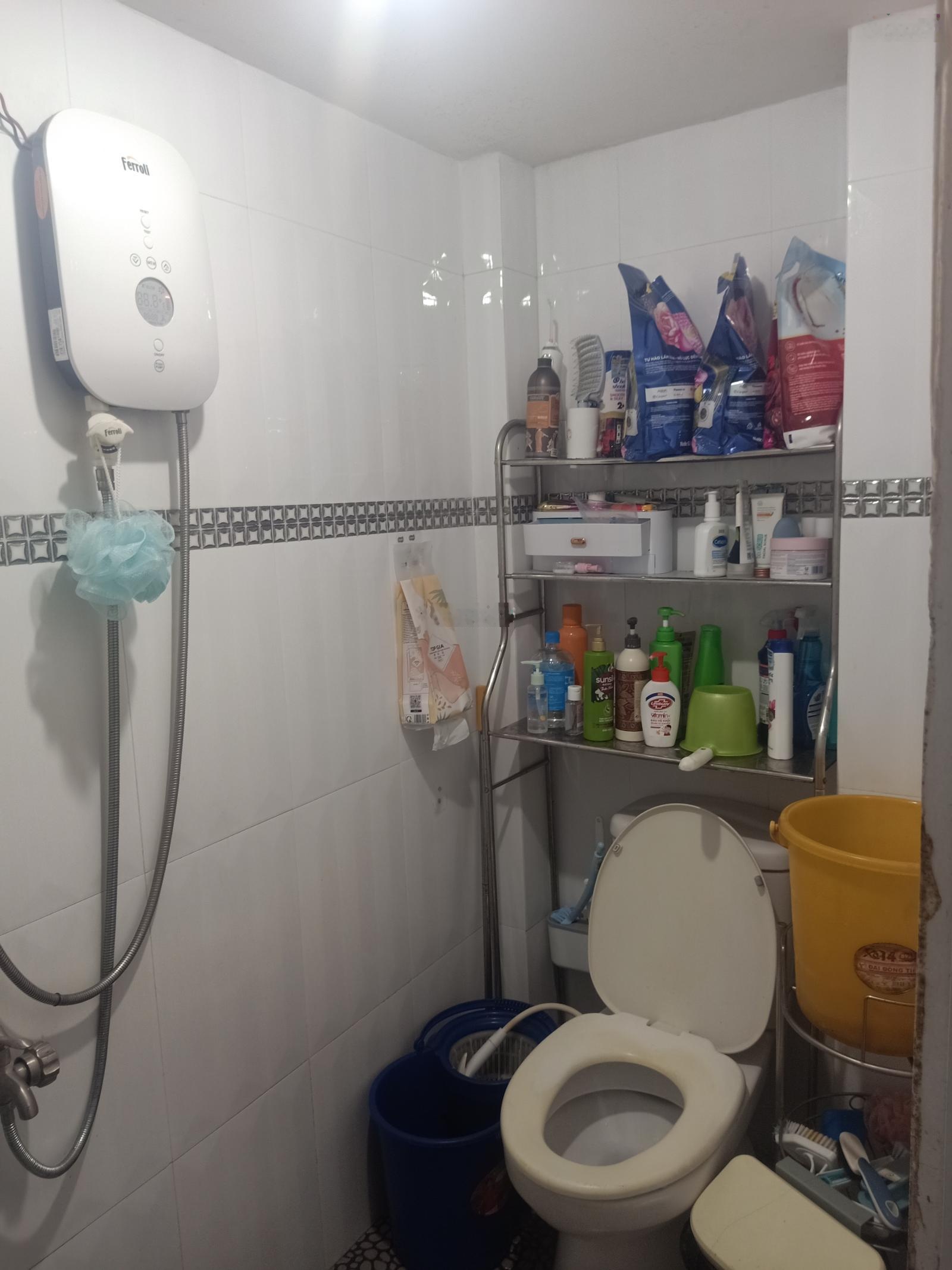 nhà trệt 2lầu, hẻm xe hơi một trục thẳng, giá: 3,05tỷ. Đường Quang Trung GV.