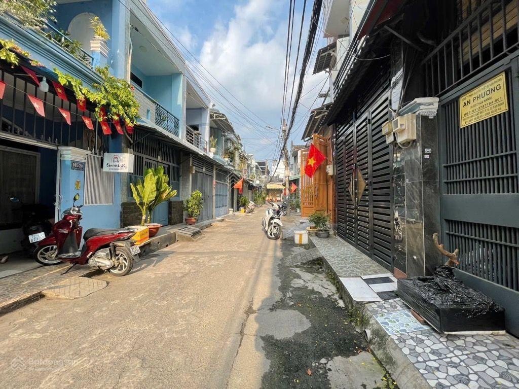 Bán NR tại Hoàng Bật Đạt, 5,5 tỷ, 47m2, 2PN, 2WC, 2 tầng, Tây Bắc