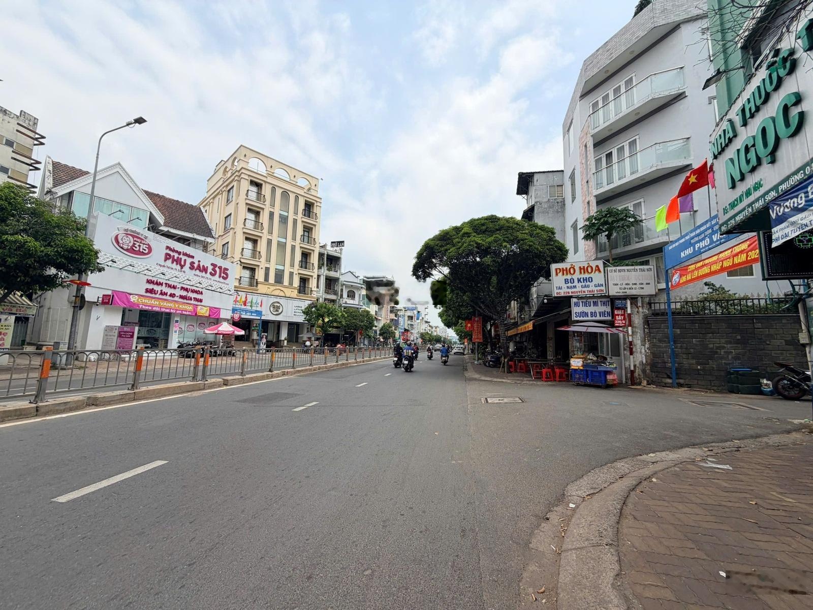 Nhanh mới kịp, nhà 1 lầu 24.2m2 căn góc hẻm xe hơi sát bệnh viện quân y 175