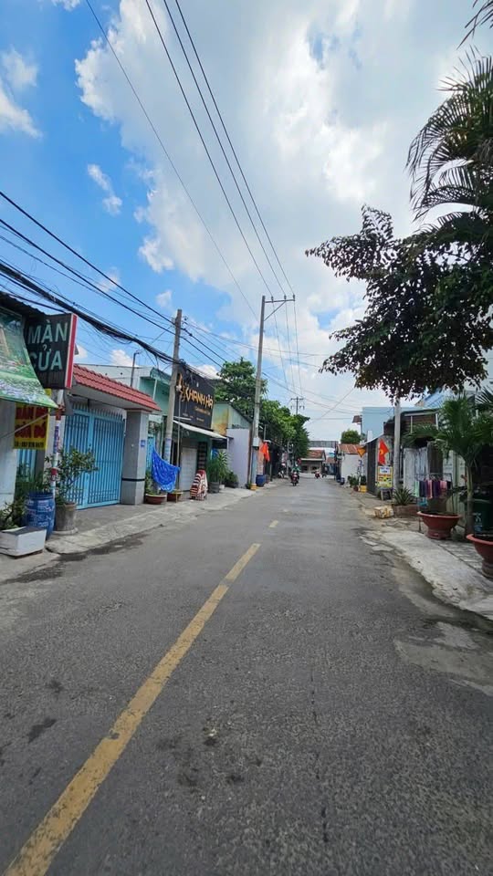 Bán gấp nhà 90m2 tại Tân Kiên, Bình Chánh, sổ riêng