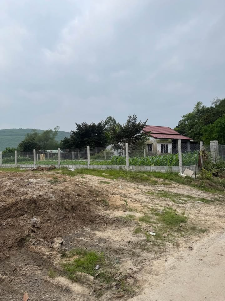 Bán đất nền Hoà Tiến, 230m2, sổ hồng sẵn, giá hấp dẫn