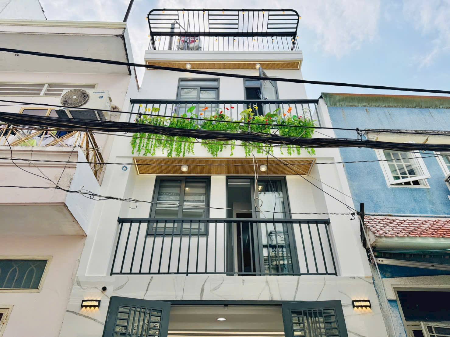 Nhà mini 3 tầng siêu xinh, 3 phòng ngủ đủ đầy, ngay Gò Vấp, chỉ 4,39 tỷ