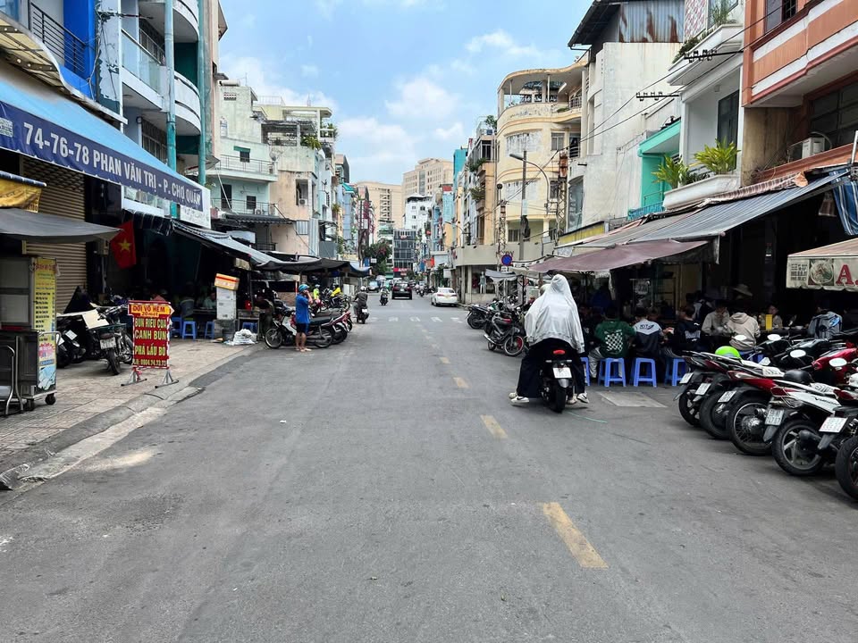 Bán nhà Quận 10, sát mặt tiền Ngô Quyền, giá chỉ 6.2 tỷ, đang có ngay dòng tiền 12 triệu/tháng