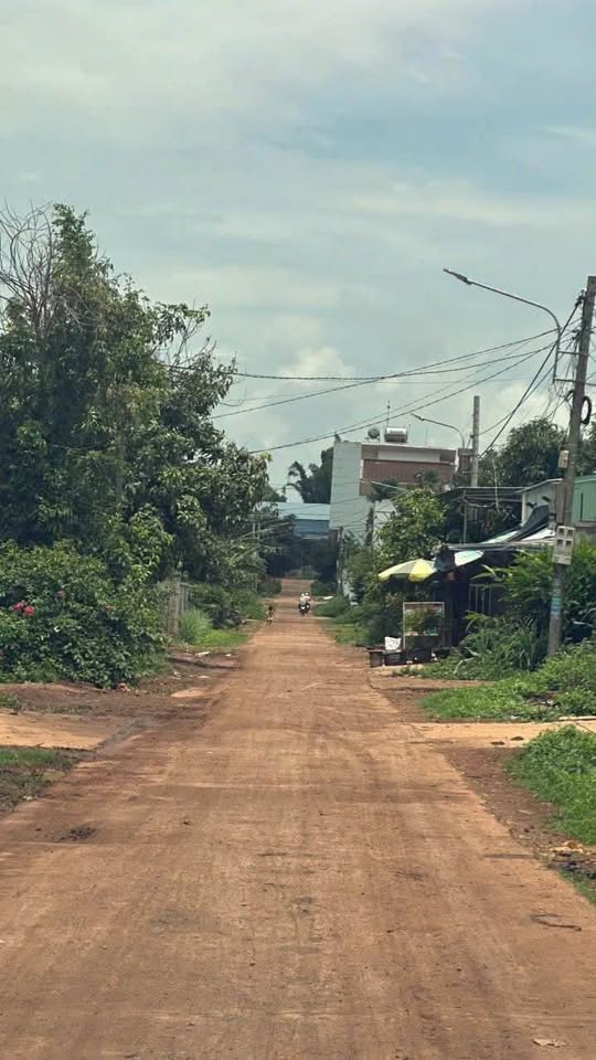 Chính chủ bán lô đất hẻm Lê Duẩn, đối diện chợ Chư Á, giá 690 triệu