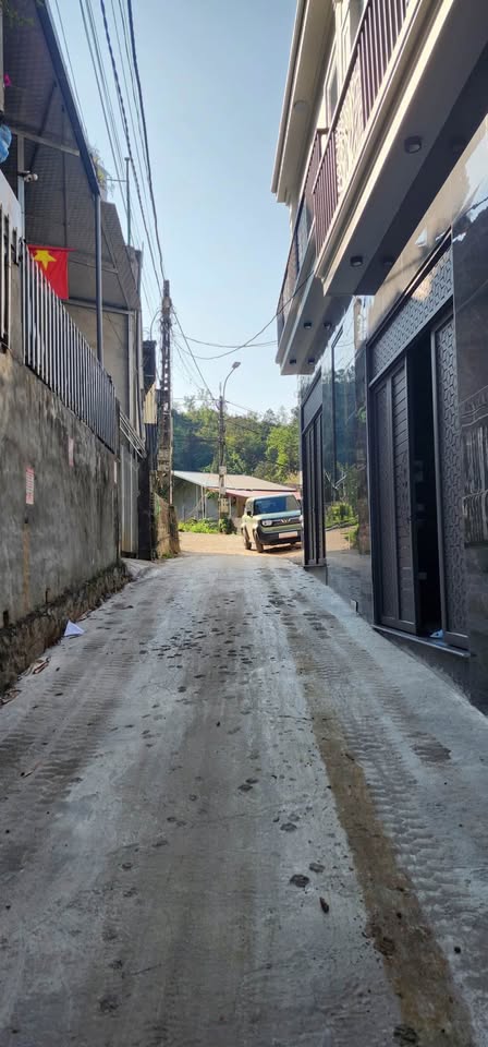 Bán căn nhà 2 tầng đường Văn Vỉ, Lạng Sơn