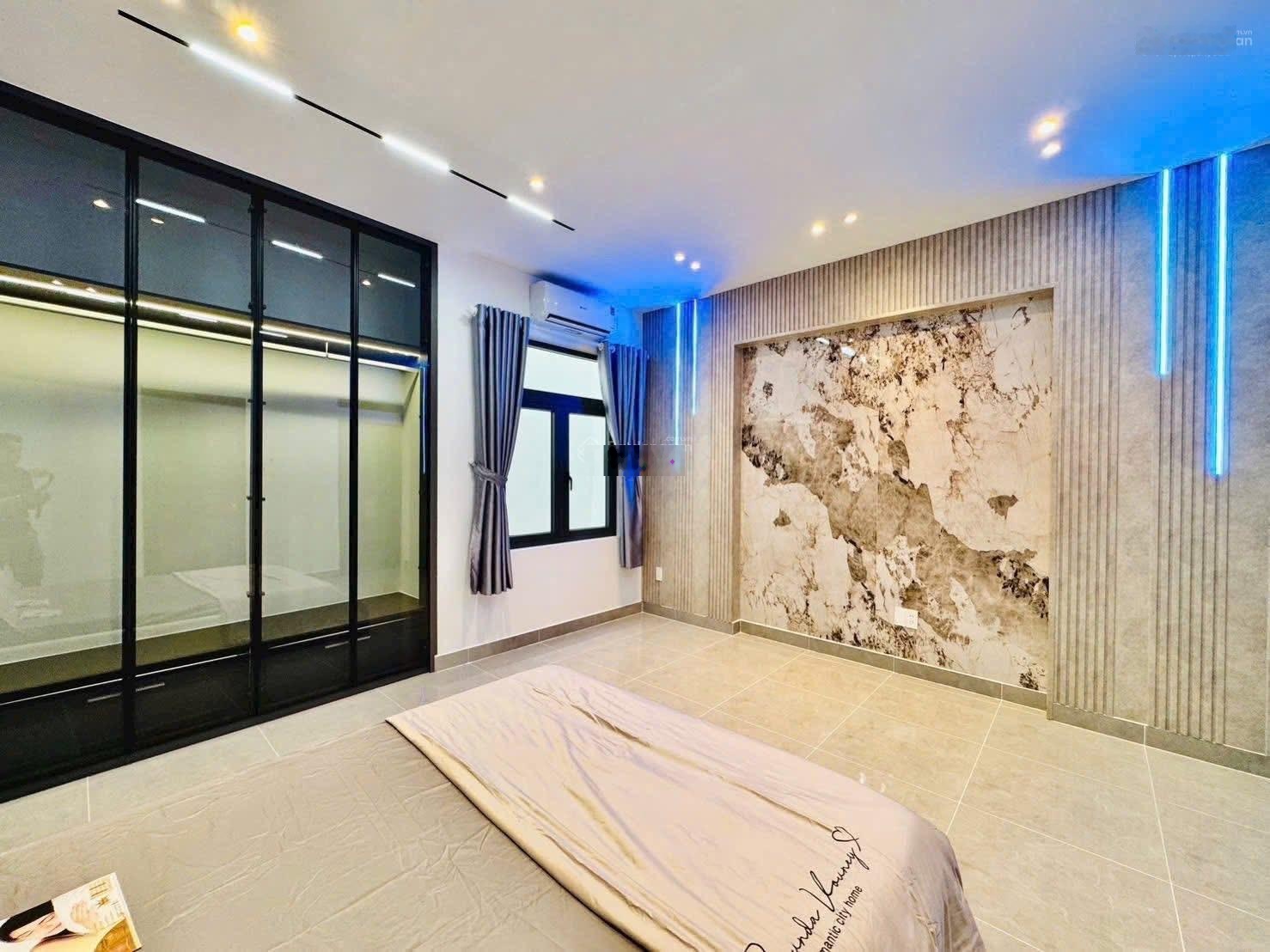 Chính chủ cần bán nhanh nhà mặt tiền đường Cao Bá Nhạ, Q1 (hơn 73m2). Giá 4Tỷ580 còn TL ra lộc