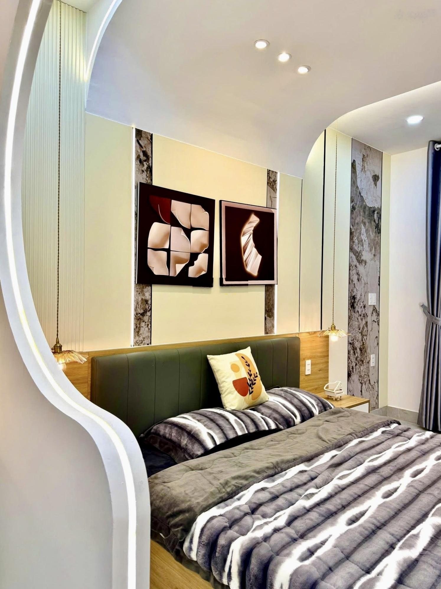 Bán nhà phố Nguyễn Khắc Nhu-P.Cô Giang-Q1, gần ĐH Văn Lang.Giá 4tỷ600tr/87,9m2,cho thuê 30tr