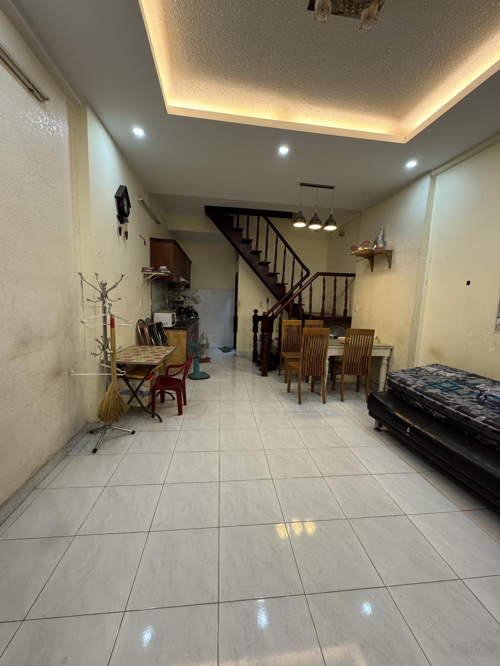 Hẻm xe hơi Lạc Long Quân, Tân Bình, 32m2 - 2 tầng, 2PN, nhỉnh 3 tỷ