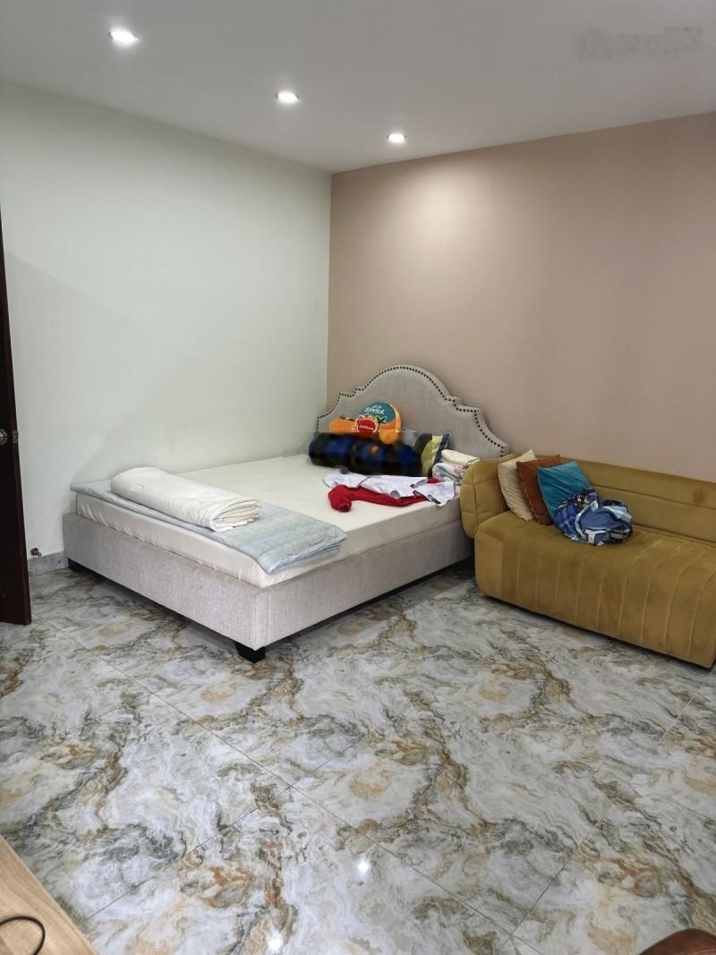 Hiếm, 4 tầng diện tích dt 63m2, hẻm xe hơi gần Phạm Văn Đồng