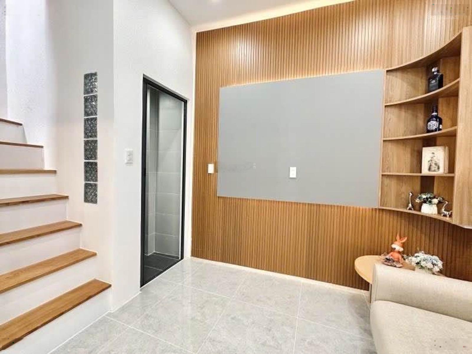 Vip phan đăng lưu- phú nhuận- 3 tầng- nhỉnh 3 tỷ