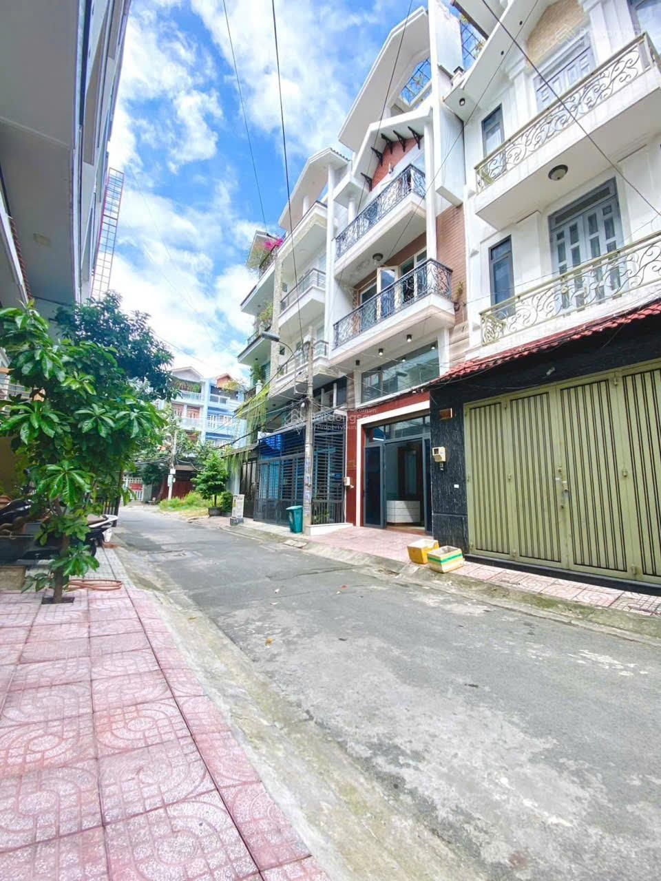 Nhà đẹp, rẻ nhất Nguyễn Trãi, Q5. Dt 65m2 gần Hồng Bàng xây 1 trệt 3 lầu. Bán 3 tỷ 550 bao sang tên