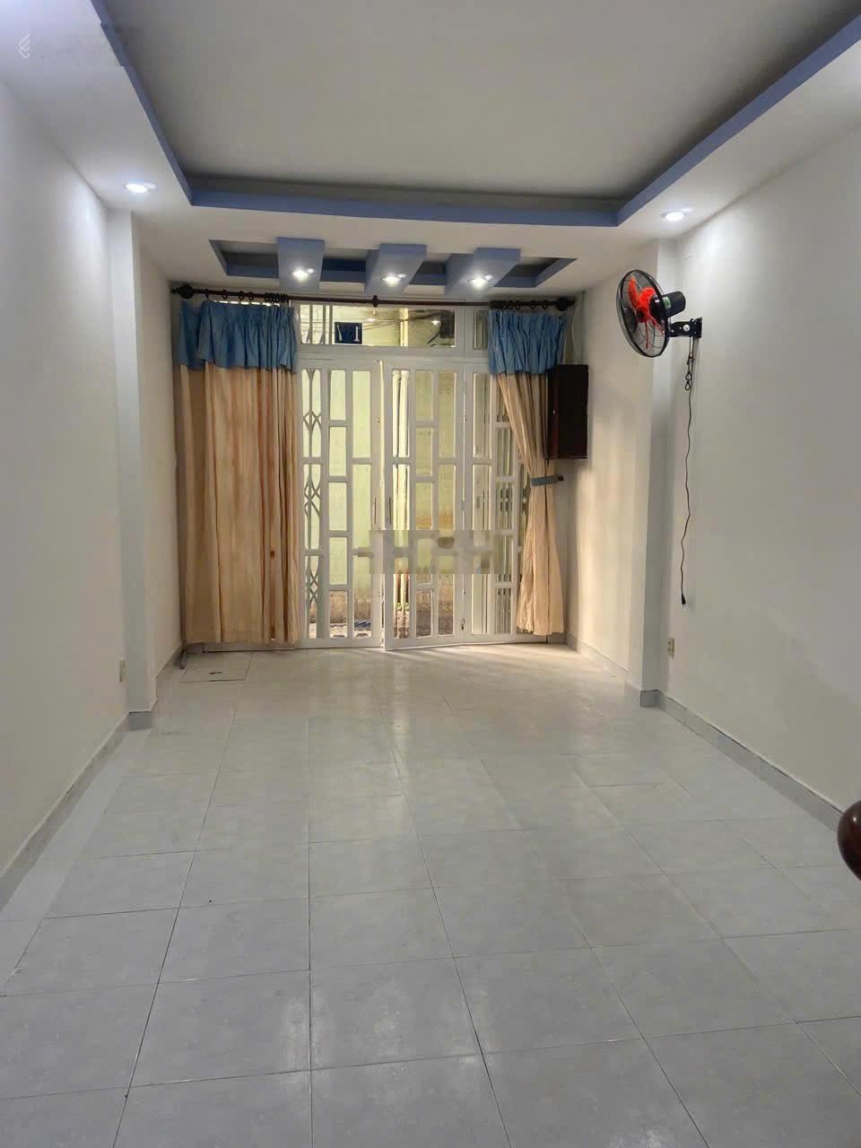 **bán nhà phố quận 1 - có sẵn dòng tiền - giá chỉ 6ty3**