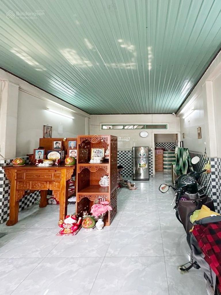 Nhà đường LẠC LONG QUÂN , căn góc hẻm ôtô 5m khu dân trí, thuận tiện cải tạo theo ý hoặc xây mới .